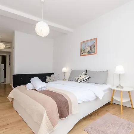 Duje Apartment Milna (Hvar)