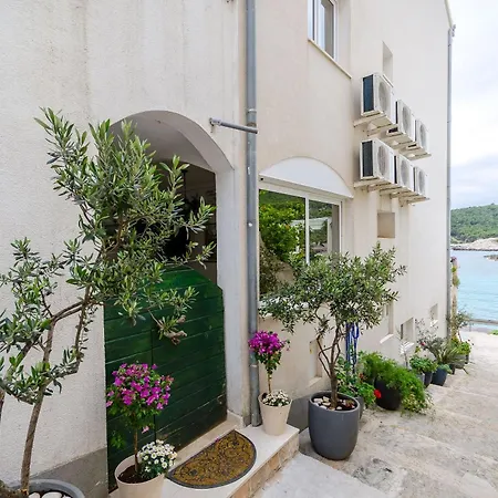 Duje Apartment Milna (Hvar)